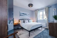 Delightful Family Home with Hot Tub 5 minute walk from stunning beach Hotels in Prestatyn