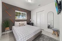 New Home w/ Big Patio / Heated Pool / Pool Table / Ping Pong Table