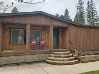 PA's HOUSE; COMFY; PETS; DEADWOOD, MICHELSON TRAIL. UTV & EBIKE RENTAL; HWY 385