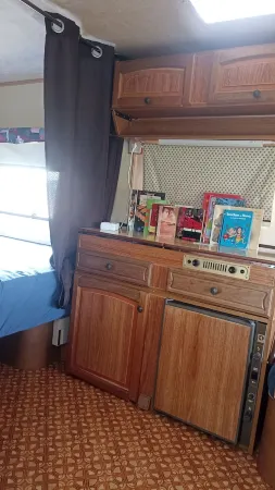 Seaside caravan in Brittany Отели в г. Локирк