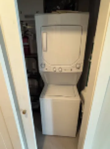 Modern One Bedroom Apartment in the Heart of Downtown Ann Arbor