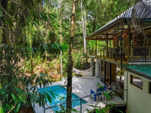Casa Serena · Secluded Jungle Retreat w/ Pool, Walk to Beach