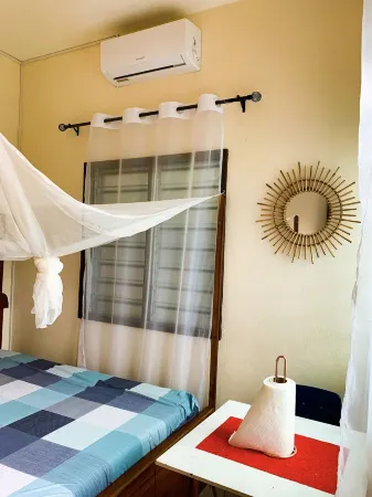 Studio with shower and private kitchen next to the beach Отели рядом с достопримечательностью «Kiddo Land»