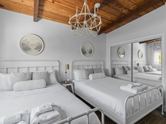 The Driftwood. Oceanfront Retreat by Sunset Cliffs