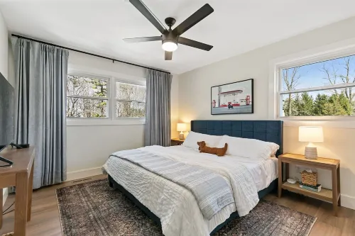 Evergreen Lodge - Enjoy relaxing in the hot tub or smores by the fire!