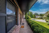 2 Bedrooms in Quiet Midtown Little Rock near St Vincent-Coffee-Guest Safety