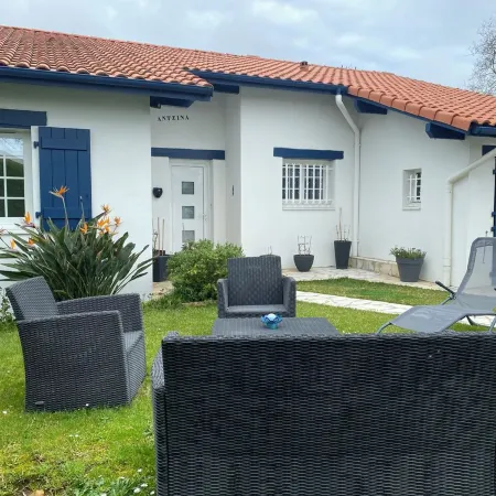 Single-storey house 2 kms from the beach, close to shopping centers