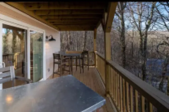 Charming townhome with 2 master suites, WiFi, AC in tranquil Sugar Mountain