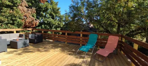 House by the lake close to Agen Exhibition Center and shops