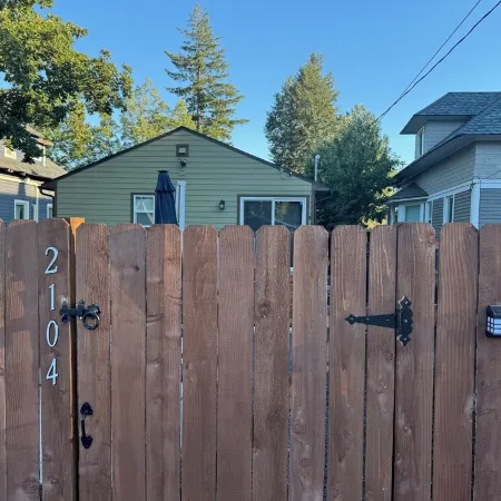 Broadway Charmer, 3 minutes from Downtown and just 13 minutes from the Airport.