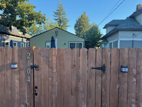 Broadway Charmer, 3 minutes from Downtown and just 13 minutes from the Airport.