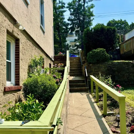 1-Bedroom Garden Apartment