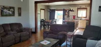 Spacious and Comfortable minutes to BZN airport, close to downtown Bozeman!
