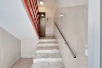 Cozy apartment 100 m. from FS station and 200 m. from sea and center. Hotels in Nettuno