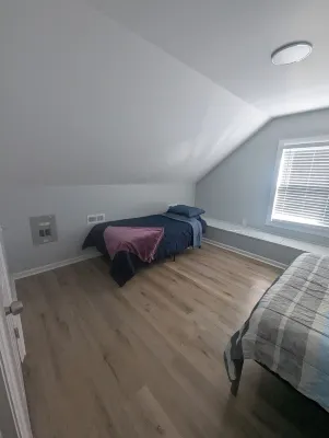 Cozy, pet-friendly, 1-bedroom apartment in Oak Ridge with AC