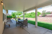 6BD/3BA/ Villa/10Beds/ Grill /NearUCR/Large Space/clean/outdoor furniture