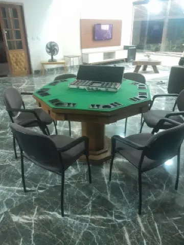 Country House with Pool, Sports Court, and Jacuzzi; Pets Allowed.