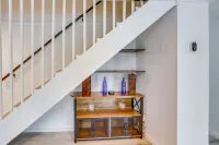 Poolside Oasis close to Bucknell