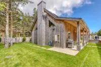 High-End Design and Path to Beach - Cozy Boutique Retreat North Head Lighthouse 주변 호텔