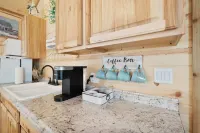 Charming Casita Right on Main St