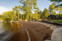 Nalu Retreat Lakeside