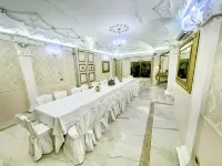 Pool, Jacuzzi and Events Room - Charming Villa in Umbria - Sleeps 24 - Lake View