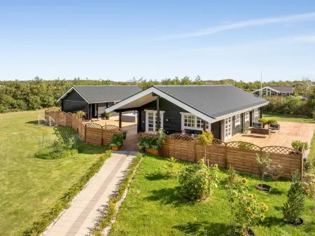 "Gizella" - 500m to the Fjord