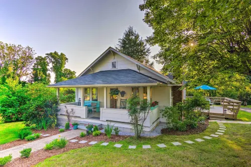 Restored Mars Hill Home on 1 Acre Walk to Town! - parking