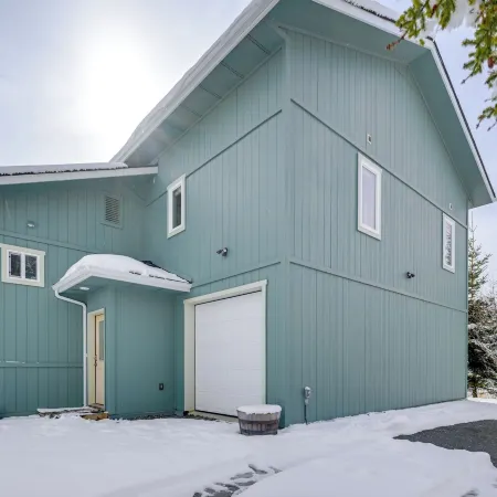 Scenic and Cozy Sweet Northern Comfort in Homer!