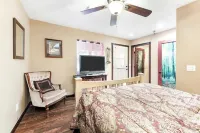 Forest Cottage Large Group Retreat 27 beds Sleeps 45