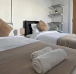 22 Guests - Edenderry Luxury Apartment Retreat فنادق في Offaly