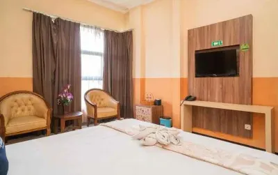 DeKopen Rooms & Convention Hotel in zona Taman Rampal