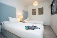 Exclusive apartment in estepona center. Infinity