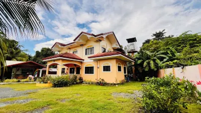 Chateau La Princesa with lovely garden & bar "family friendly villa" Các khách sạn gần Palawan Butterfly Garden