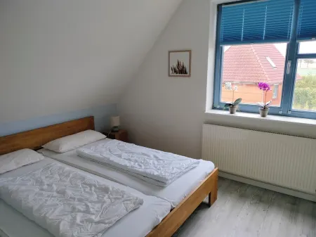 Cozy vacation apartment just a few minutes' walk from the North Sea dyke.
