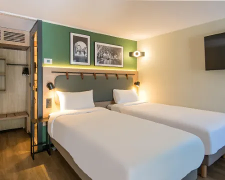Kyriad Direct Marseille Ouest - Martigues Hotels in Martigues