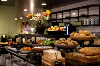 Cabinn Plus Esbjerg - Frühstück