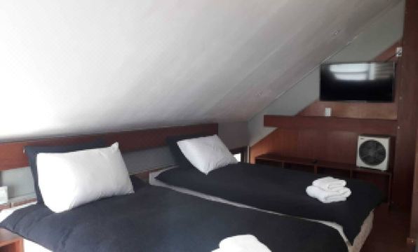 Onkel Inn Wagon Sleepbox Uyuni