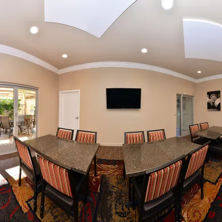 Best Western Plus Black Oak