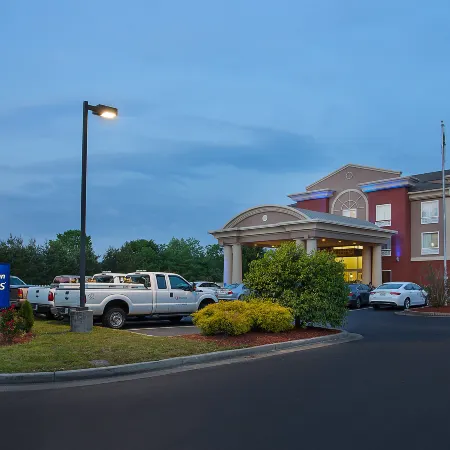 Holiday Inn Express & Suites MURPHY by IHG