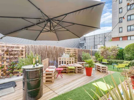 Novotel Suites Paris Montreuil Vincennes Отели рядом с достопримечательностью «Сад Натюрель Пьер-Эмманюель»