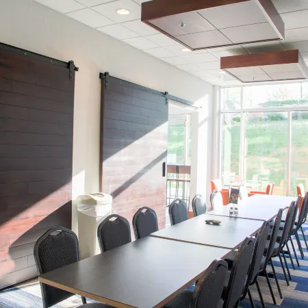 Holiday Inn Express & Suites DANVILLE by IHG