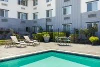 Garner Hotel BOISE AIRPORT by IHG - piscina