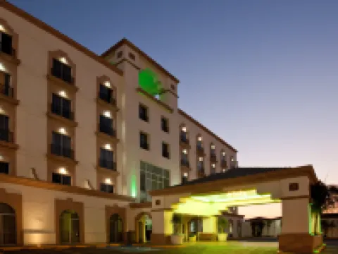 萊昂智選假日酒店 萊昂酒店