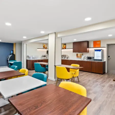 Comfort Inn & Suites Salt Lake City I-80 I-15 Downtown Отели рядом с достопримечательностью «Сад Red Butte»