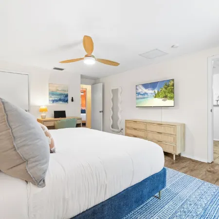 Family Fun 4Bd Oasis: Heated Pool, Hot Tub, Mini Golf in Resort-Style Backyard