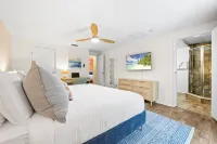 Family Resort Near Ami, Heated Pool, Hot Tub, Mini Golf & Games