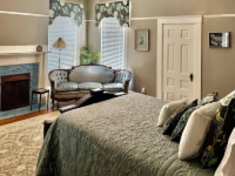 The Martha Dale at the Judges Chambers Hoteles en Guthrie