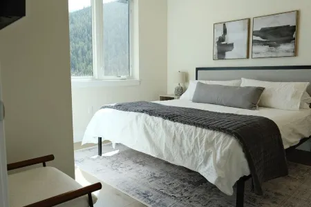 NEW! Luxury Keystone Condo with Mountain Views