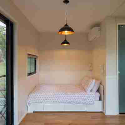 The Nile Farmstay - Cabin with Cliff Views, Hiking Trails, Heated Spa Rooms